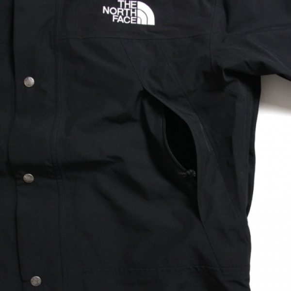 1990 MOUNTAIN JACKET GTX II NF0A3XEJ ブラック(JK3