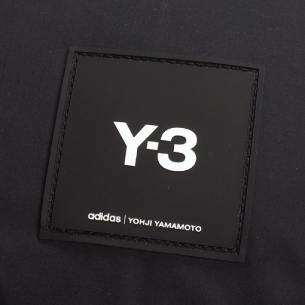 【美品】Y3バック 極美品】Y3 メンズ ボディバッグ（Y-3 CROSS BODY BAG HD3328